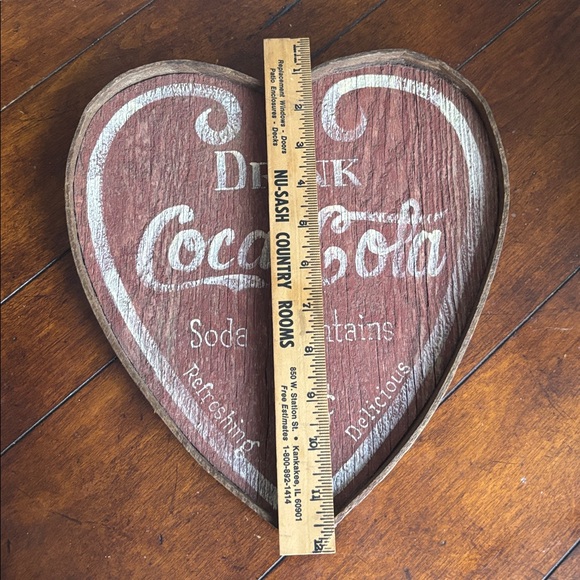 Coca Cola Heart-Shaped Rustic Sign 1980’s RARE - Picture 5 of 8